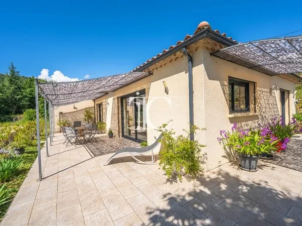 Villa 4 Chambres 3666M² De Terrain