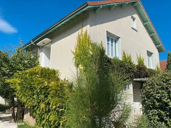 Maison 8 pièces 176 m2 Vénissieux