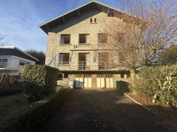 Appartement 8 pièces 160 m²