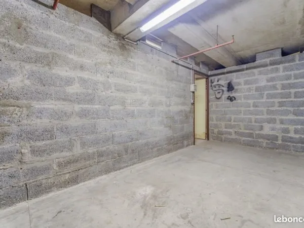 Cave 11 m² Paris