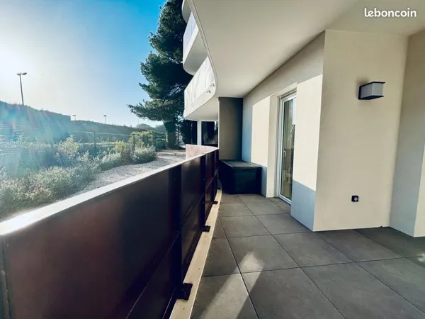 T2 meublé 34 m² + terrasse - Résidence avec piscine - Idéal habitation ou investissement