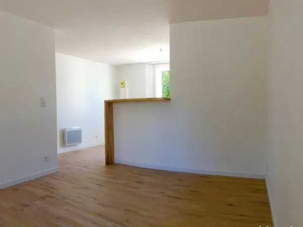 🏠 Studio rénové 25 m² - Landivisiau - 90 000