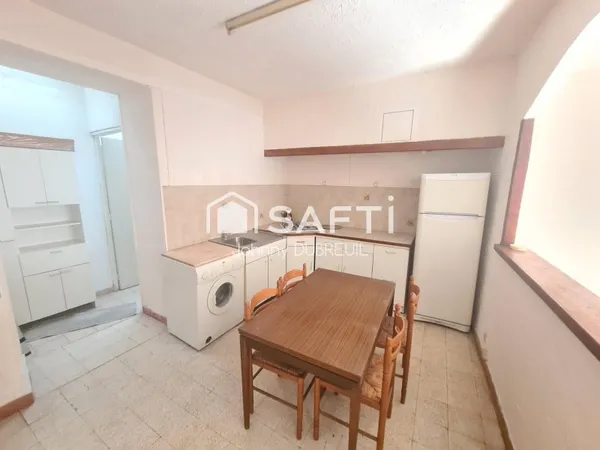 CARNOULES - APPARTEMENT T2 34M2 AVEC CAVE PRIVATIVE, PROCHE PARKING ET DES COMMODITES