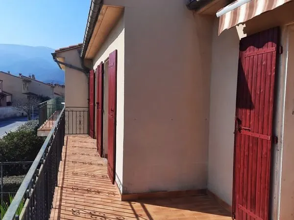 Belle villa T5 3 faces, 2 garages grand jardin