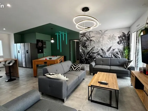 Studio meublé, terrasse, Jardin, Jacuzzi Billard Ping-pong