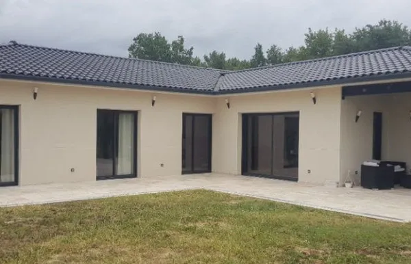 Maison de plain pied a ST PAER