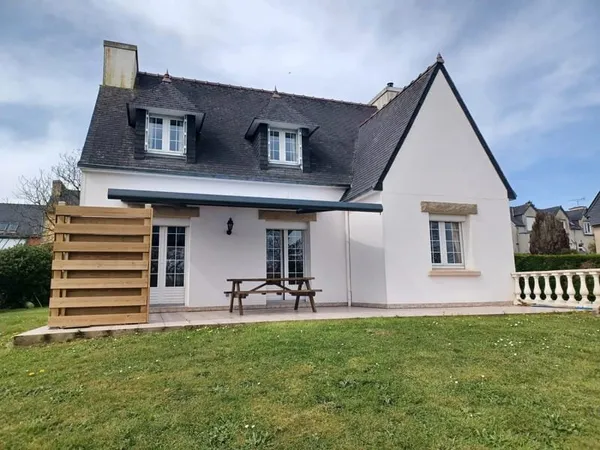 Charmante maison néo-bretonne avec grand terrain