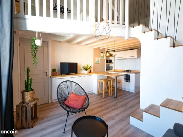 Studio 20m2 avec Mezzanine 12m2-Etudiant Septembre à Juin-Biarritz