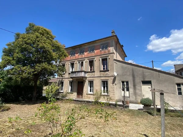 Maison de maître à Sainte-Bazeille