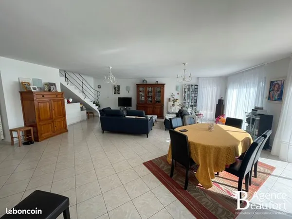 Maison 10 pièces 200 m²