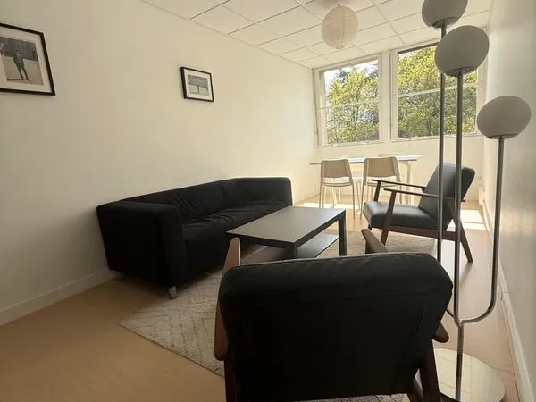 Bureaux à vendre - Centre-ville de Nevers - 76 m² - Emplacement recherché face au parc