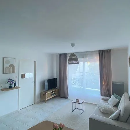 Savenay - T2 Lumineux avec Balcon et Parking - Résidence Beausoleil