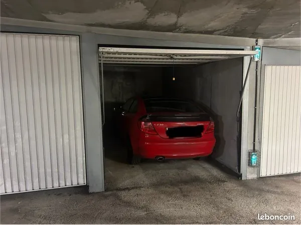 Parking box / garage fermé à Beausoleil