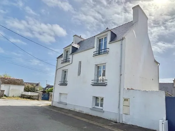 Plouhinec - 29780 -maison 4 chambres sur sous-sol total et garage, avec jardin