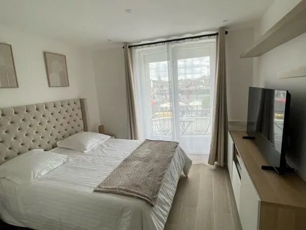 Appartement meublé neuf front de mer