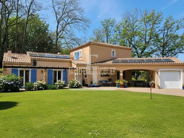 Maison de plain-pied 7 pièces 163 m²
