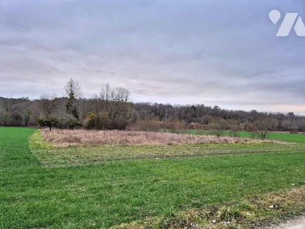 Terrain 2148 m²