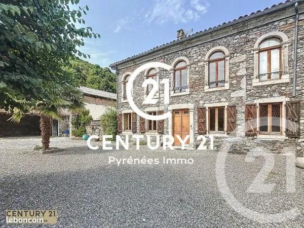 Maison 11 pièces 200 m²