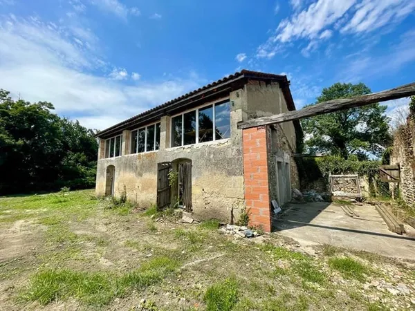 Maison Civrac De Blaye 4 pièce(s) 91 m2 + Grange 200 m2