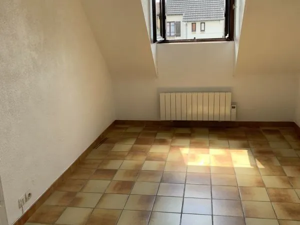 Savigny sur Orge F2 42m2 loyer 800 euros vue sur jardins