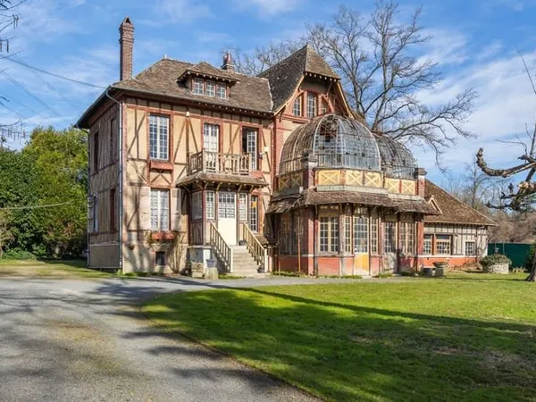 Maison 5 pièces 300 m²