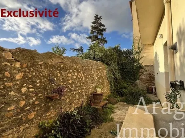 MAISON AVEC GD GARAGE PEYRESTORTES