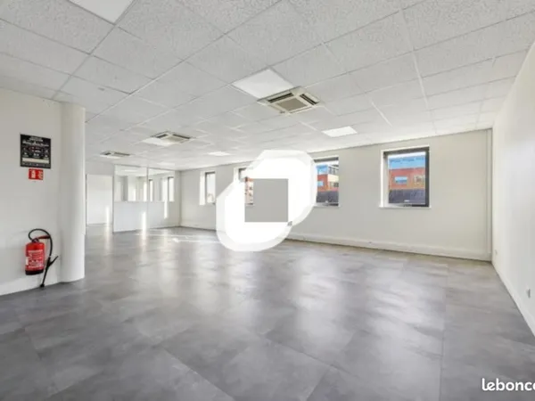 Bureau 95 m²