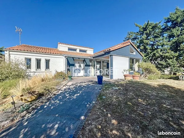 Maison 12 pièces 210 m²