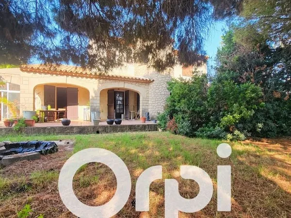 Maison 6 pièces 250 m²