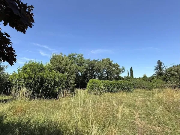 Terrain constructible 1790 m²