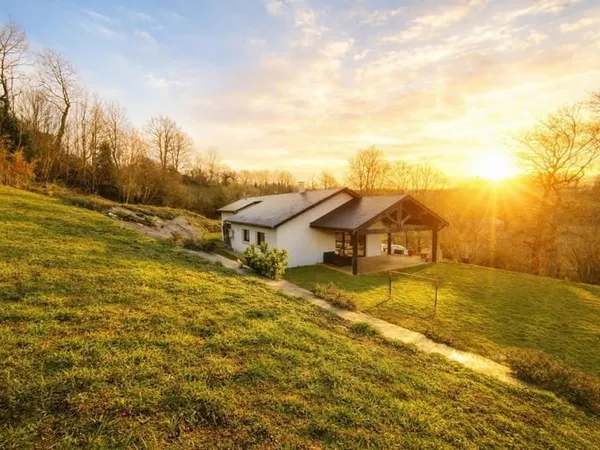 Maison moderne d'exception au coeur de la campagne