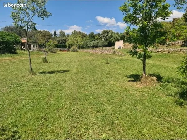Terrain 600 m² Pourrieres