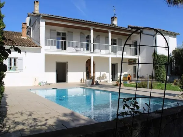 Villa 14 pièces 220 m²