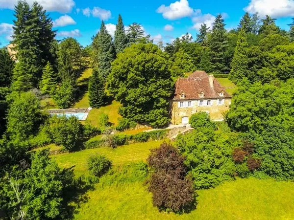 Maison 10 pièces 301 m²