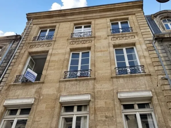 APPARTEMENT/BUREAU ST MICHEL