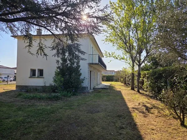 Maison de caractère à réinventer - 180 m² - Saint-Simon,