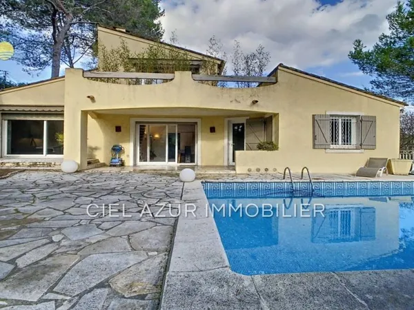 Villa 6 pièces 210 m²
