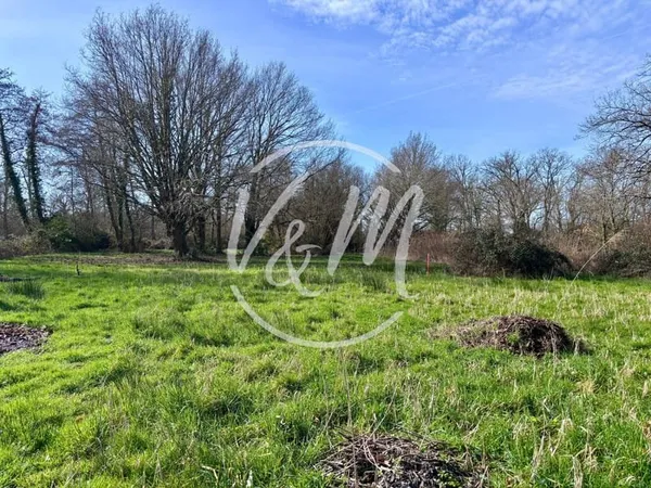 LANTON proche centre - magnifique terrain de 2200 m2 !