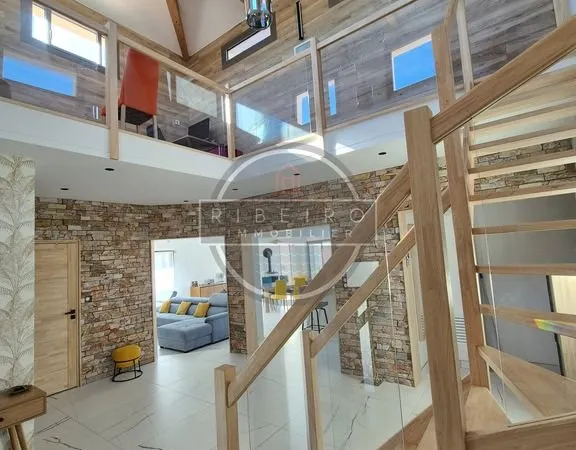 Villa 6 pièces 185 m²