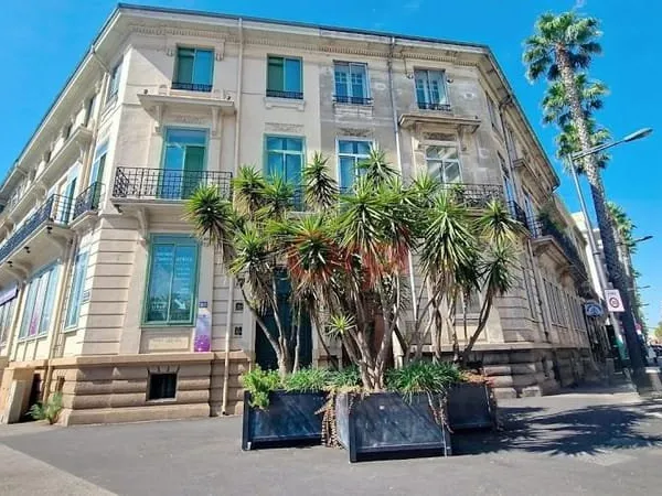 Local 121 m²