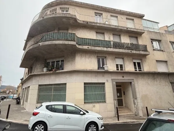Studio 1 pièce 28 m²