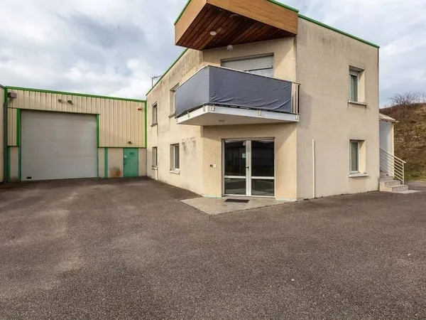 Local commercial 440 m²