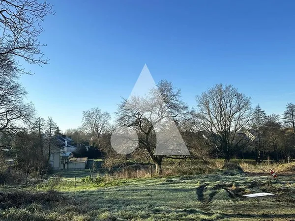 Très joli terrain à bâtir : LIBRE CONSTRUCTEUR !