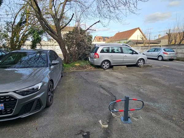 Place parking sécurisée à vendre très proche de la gare RER B de Drancy