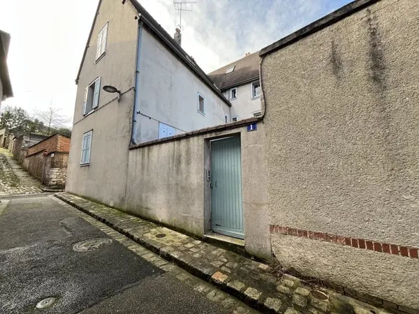 A LOUER - Appartement 2 pièces situé en BASSE-VILLE de CHARTRES