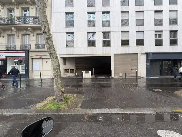 Parking 13 m²
