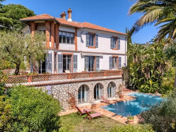 CANNES CROIX DES GARDES - SUPERBE VILLA BELLE EPOQUE