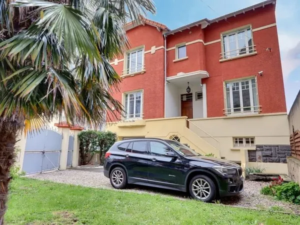 EXCLUSIVITE CLERMONT-FERRAND , LES SALINS BELLE VILLA DES ANNEES