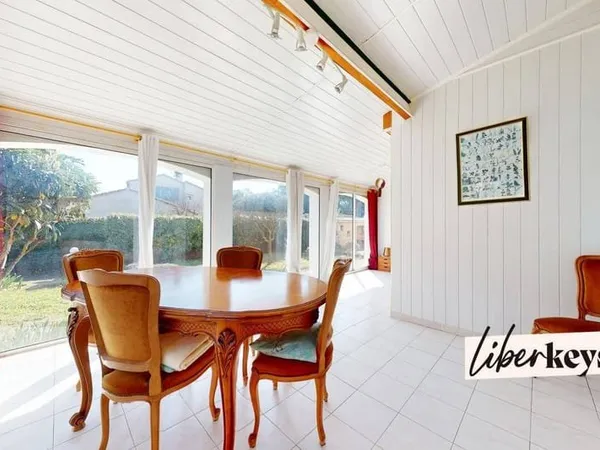 Maison 6 pièces 198 m²