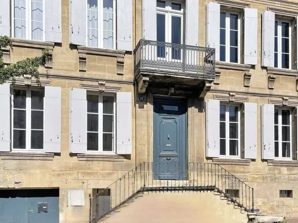 Maison 11 pièces 372 m²